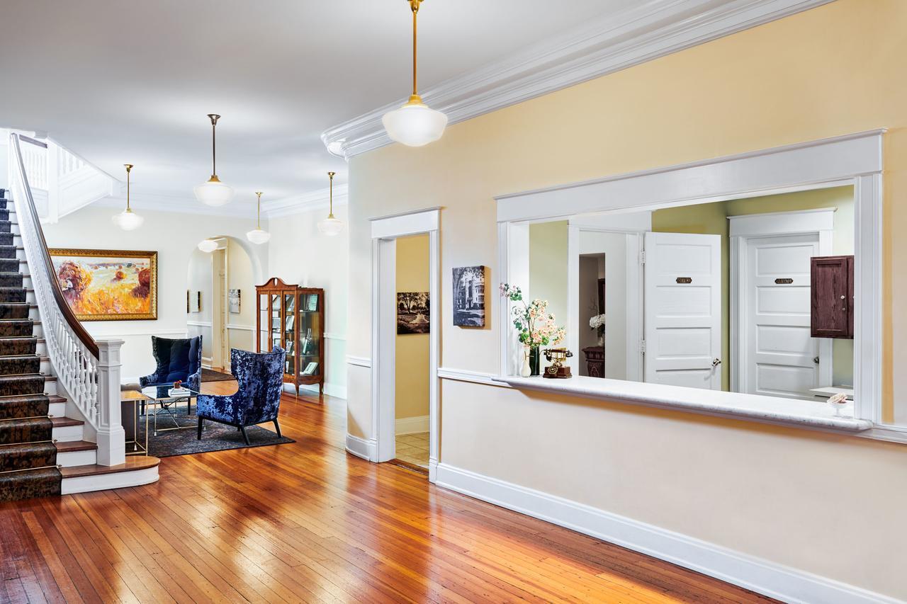 Inn At Carnall Hall Fayetteville Ngoại thất bức ảnh