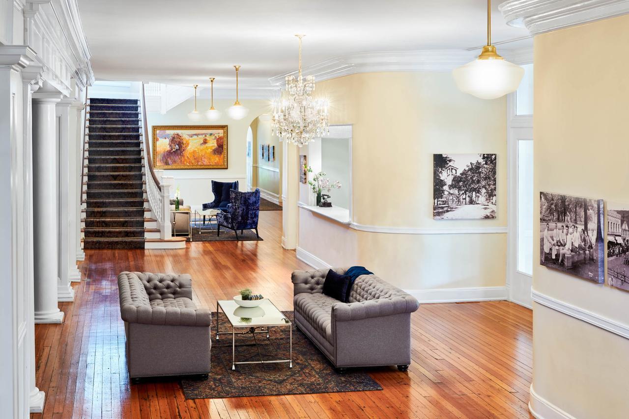 Inn At Carnall Hall Fayetteville Ngoại thất bức ảnh