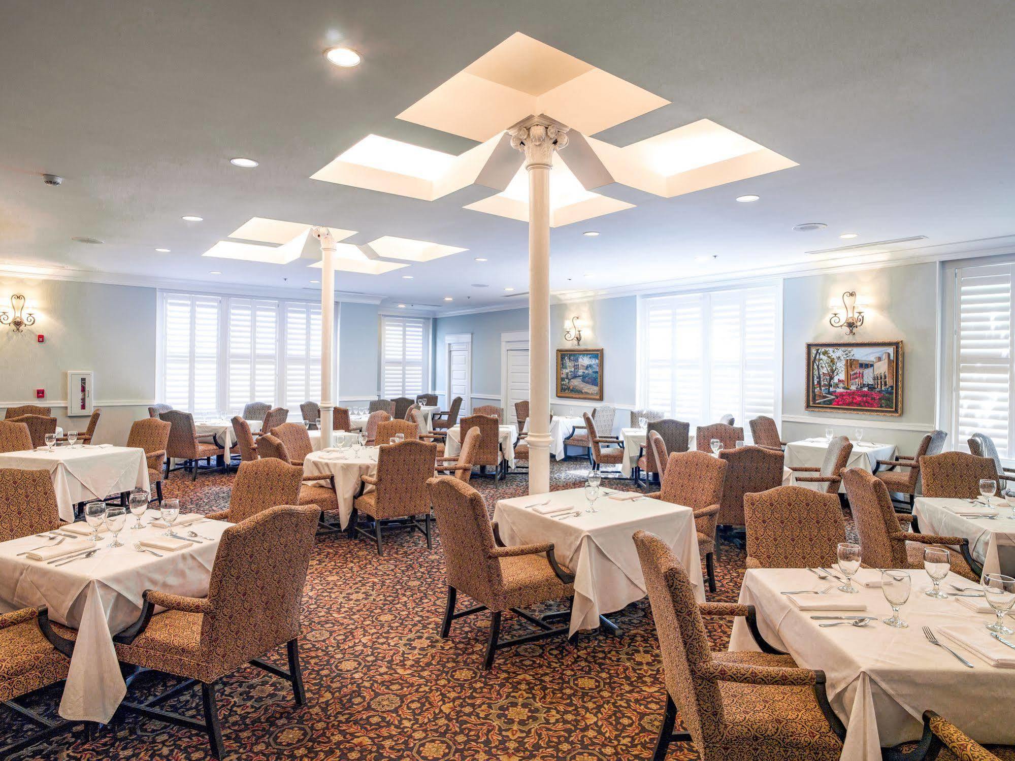 Inn At Carnall Hall Fayetteville Ngoại thất bức ảnh